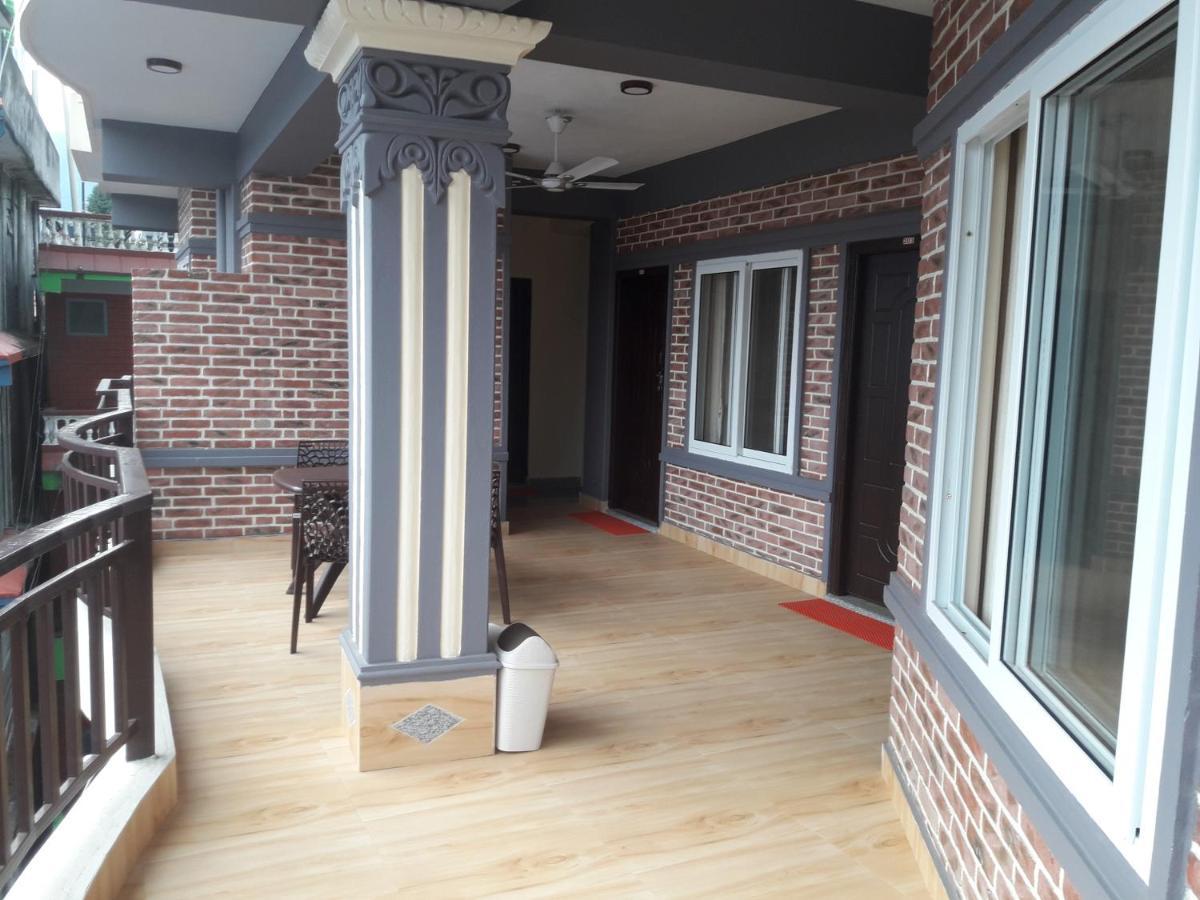 Beli Guest House Pokhara Exteriör bild